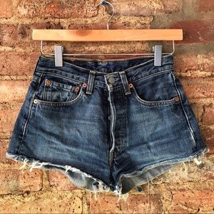 levi high waisted shorts 501 jean shorts size 26